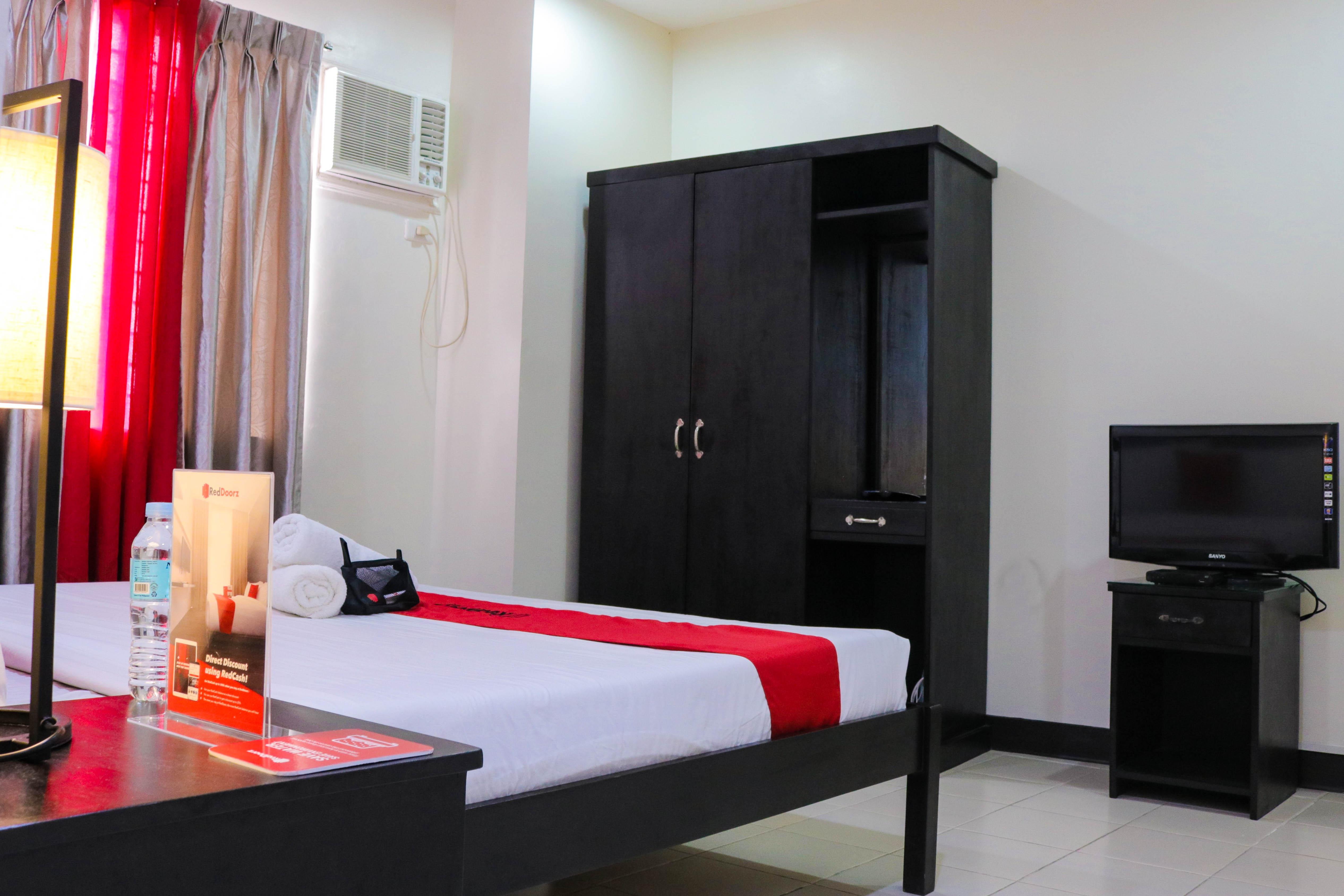 Reddoorz Plus @ Mabolo Cebu Екстер'єр фото